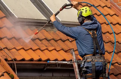 Démoussage et hydrofuge de toiture à Vigeois